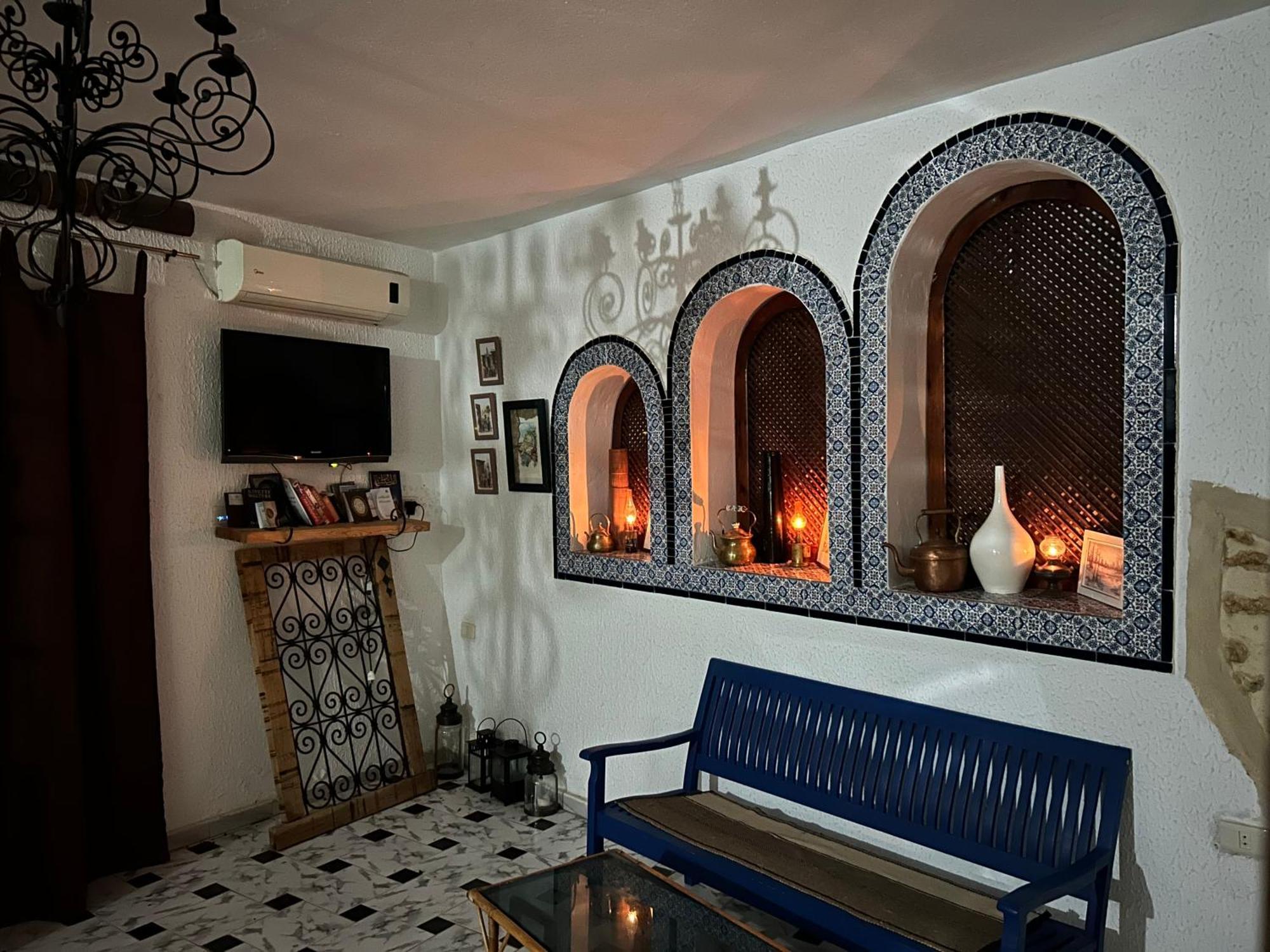 L'Artisan Hotel Harqalah Екстериор снимка