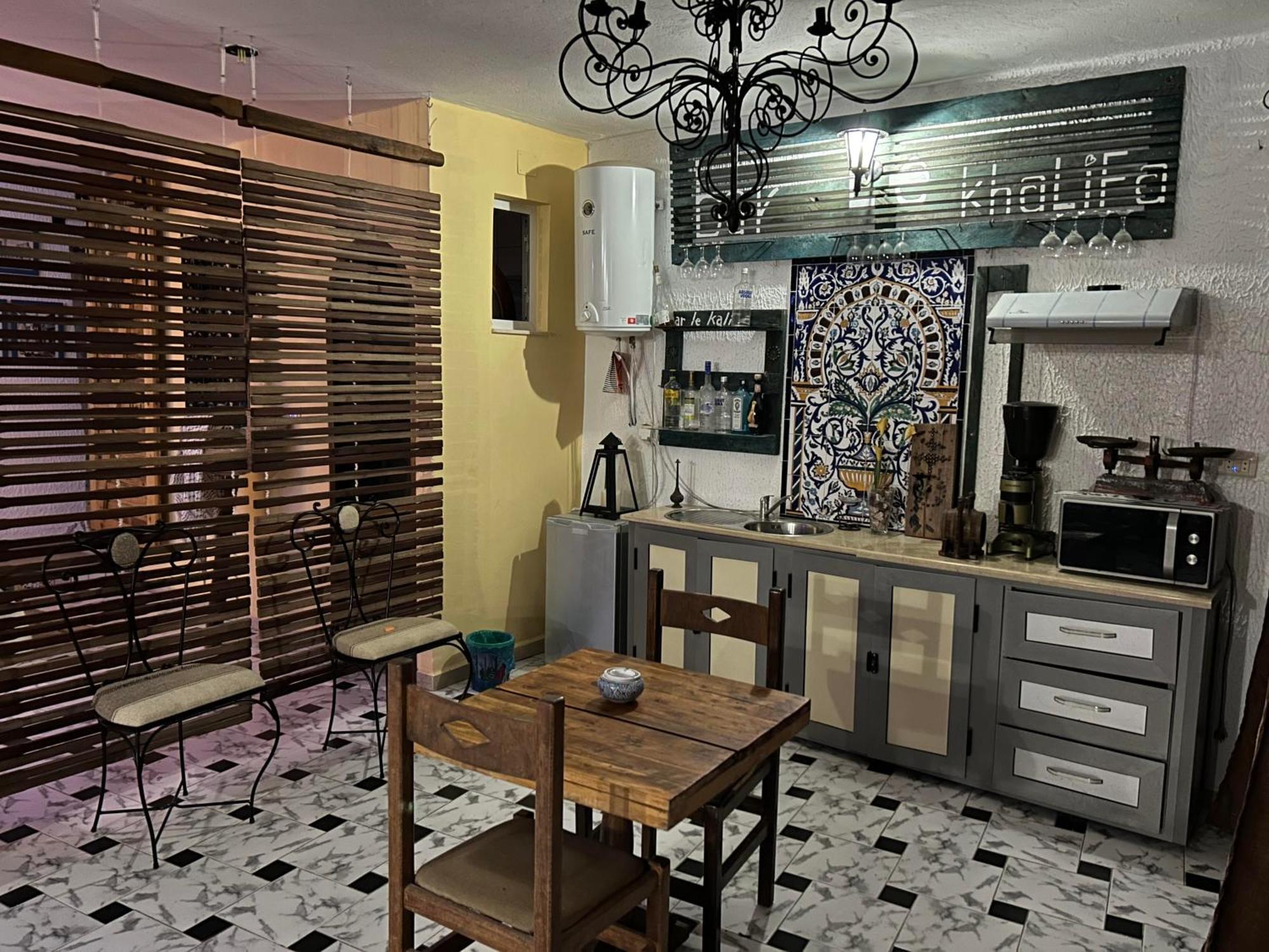 L'Artisan Hotel Harqalah Екстериор снимка